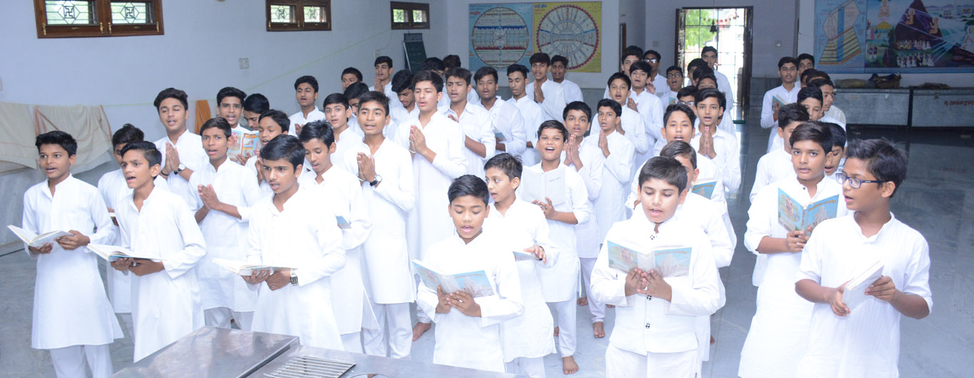 Samanth Bhadra vidyaniketan Prayer by students